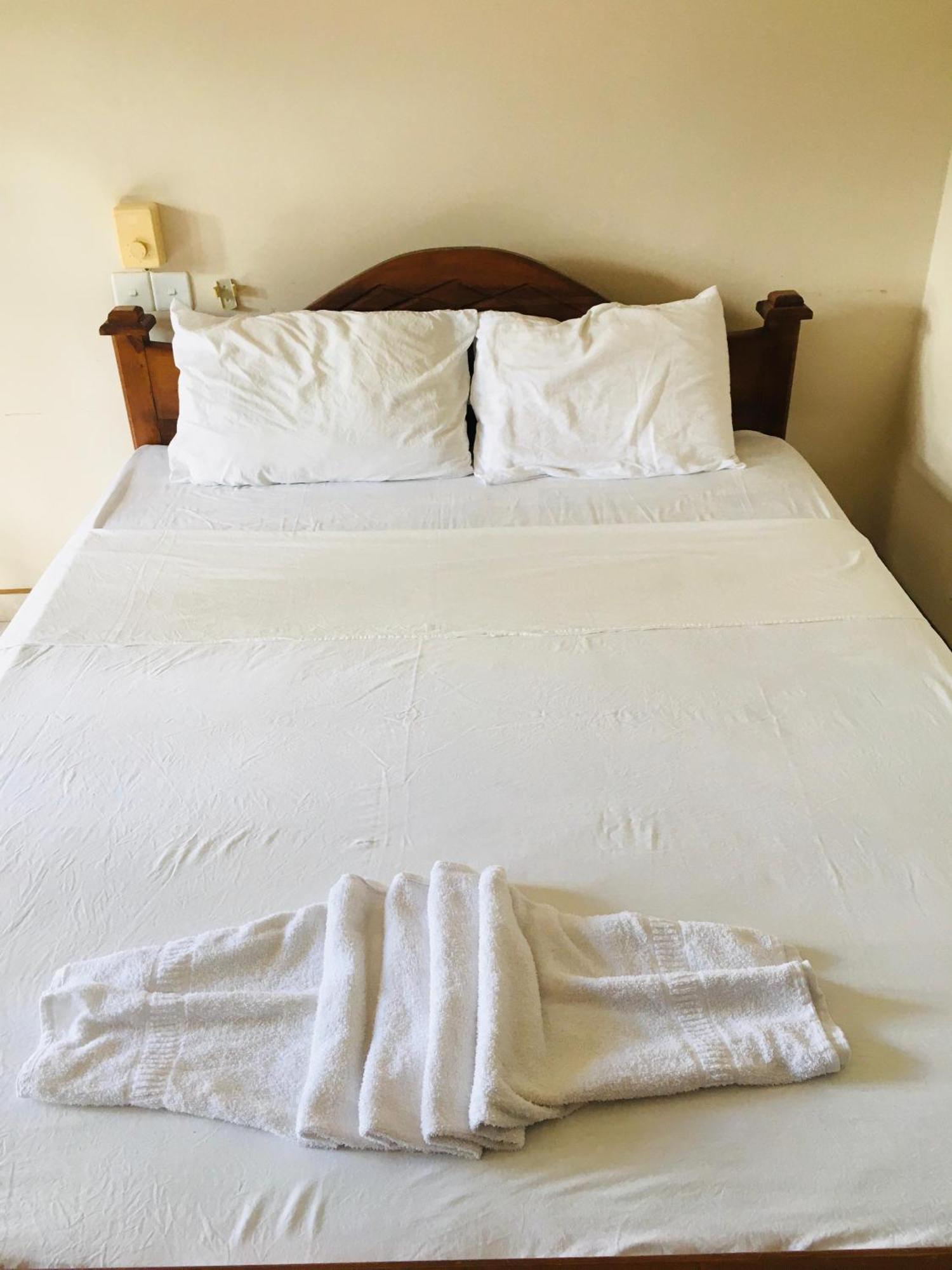 Mount House Hotel Apartment Диквелла Экстерьер фото