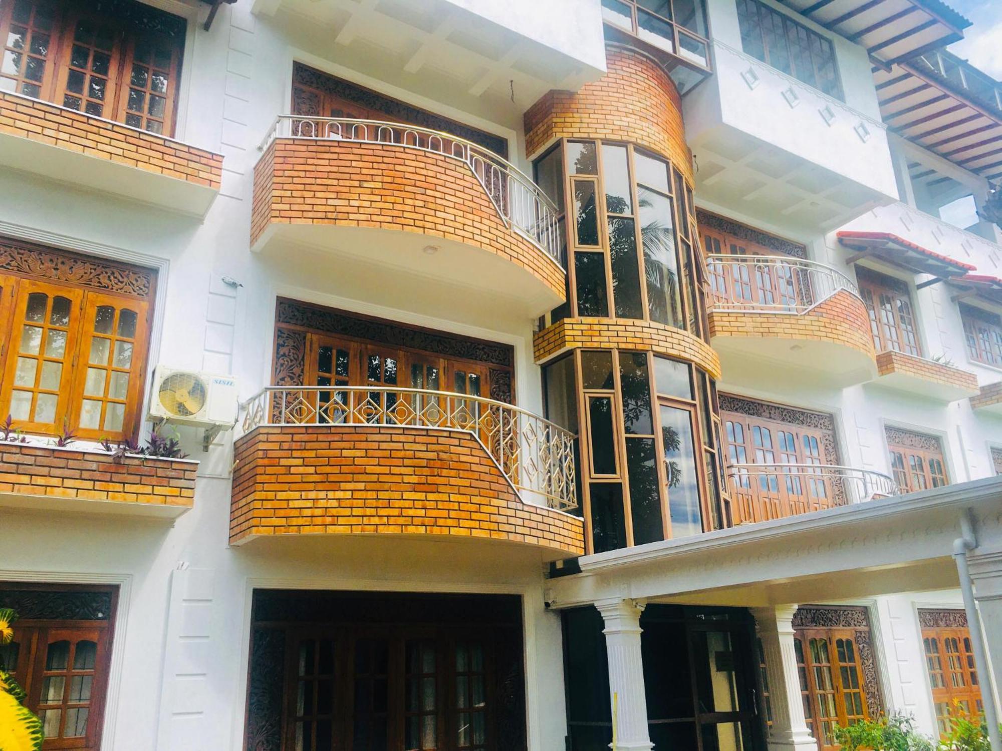 Mount House Hotel Apartment Диквелла Экстерьер фото