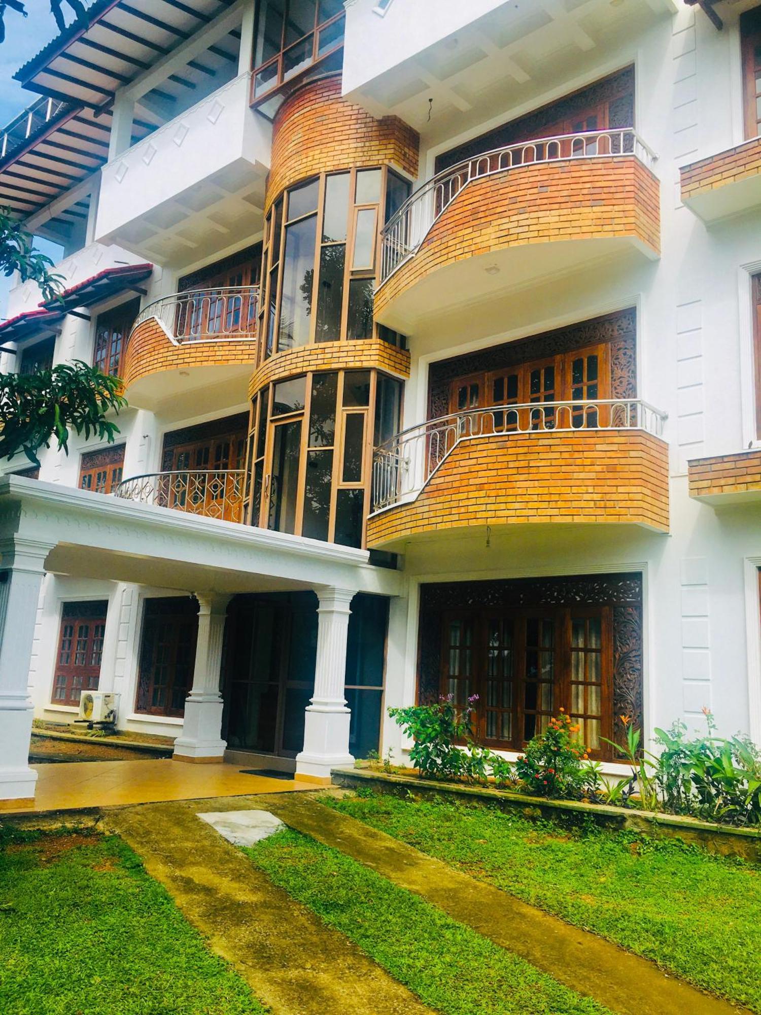 Mount House Hotel Apartment Диквелла Экстерьер фото